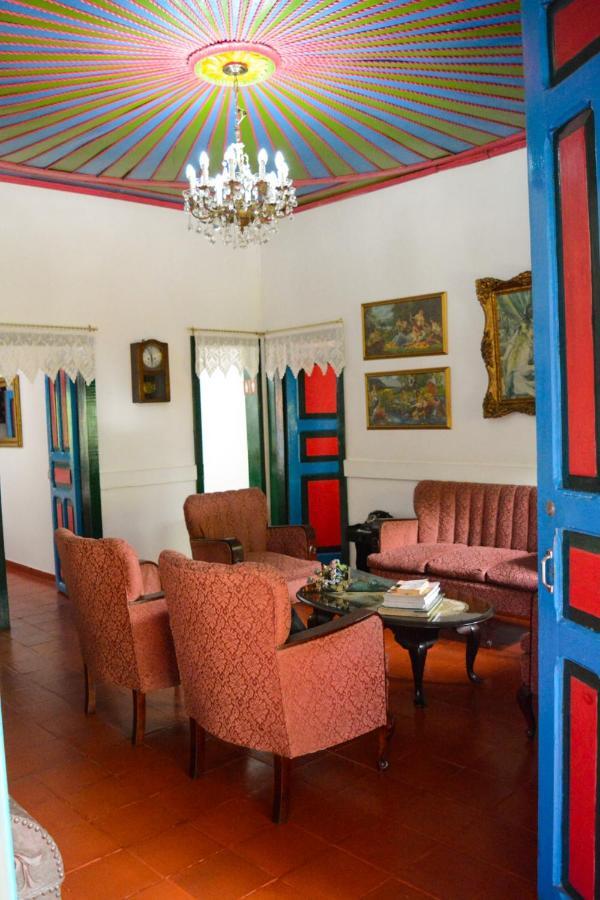 Finca La Colina Bed & Breakfast Calarca Exterior photo