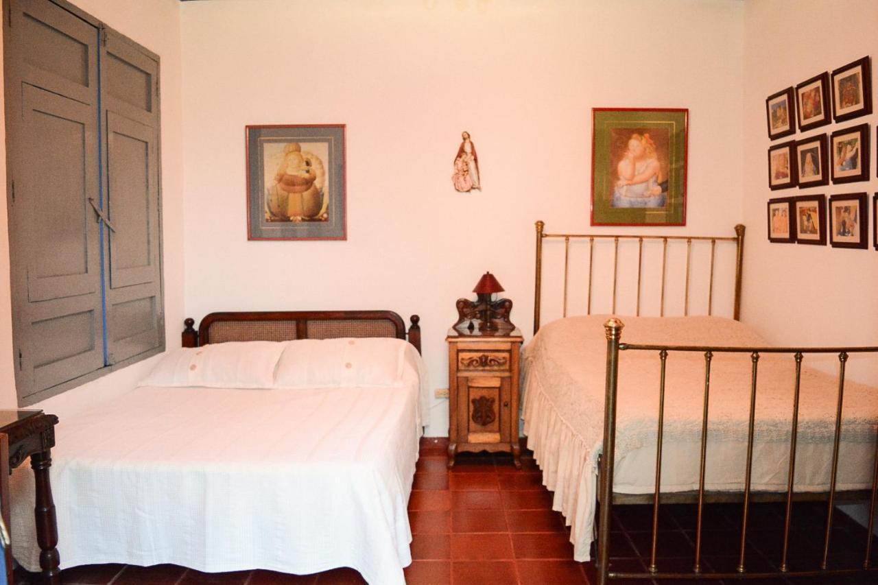 Finca La Colina Bed & Breakfast Calarca Exterior photo