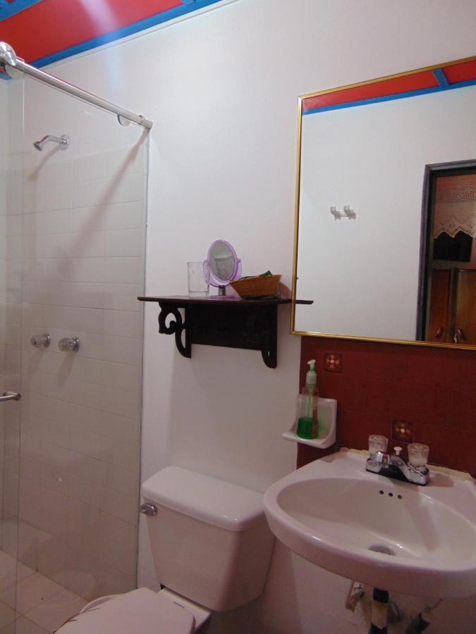 Finca La Colina Bed & Breakfast Calarca Exterior photo